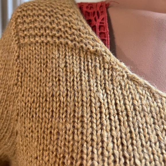 Gap Sweater - Picture 2 of 8